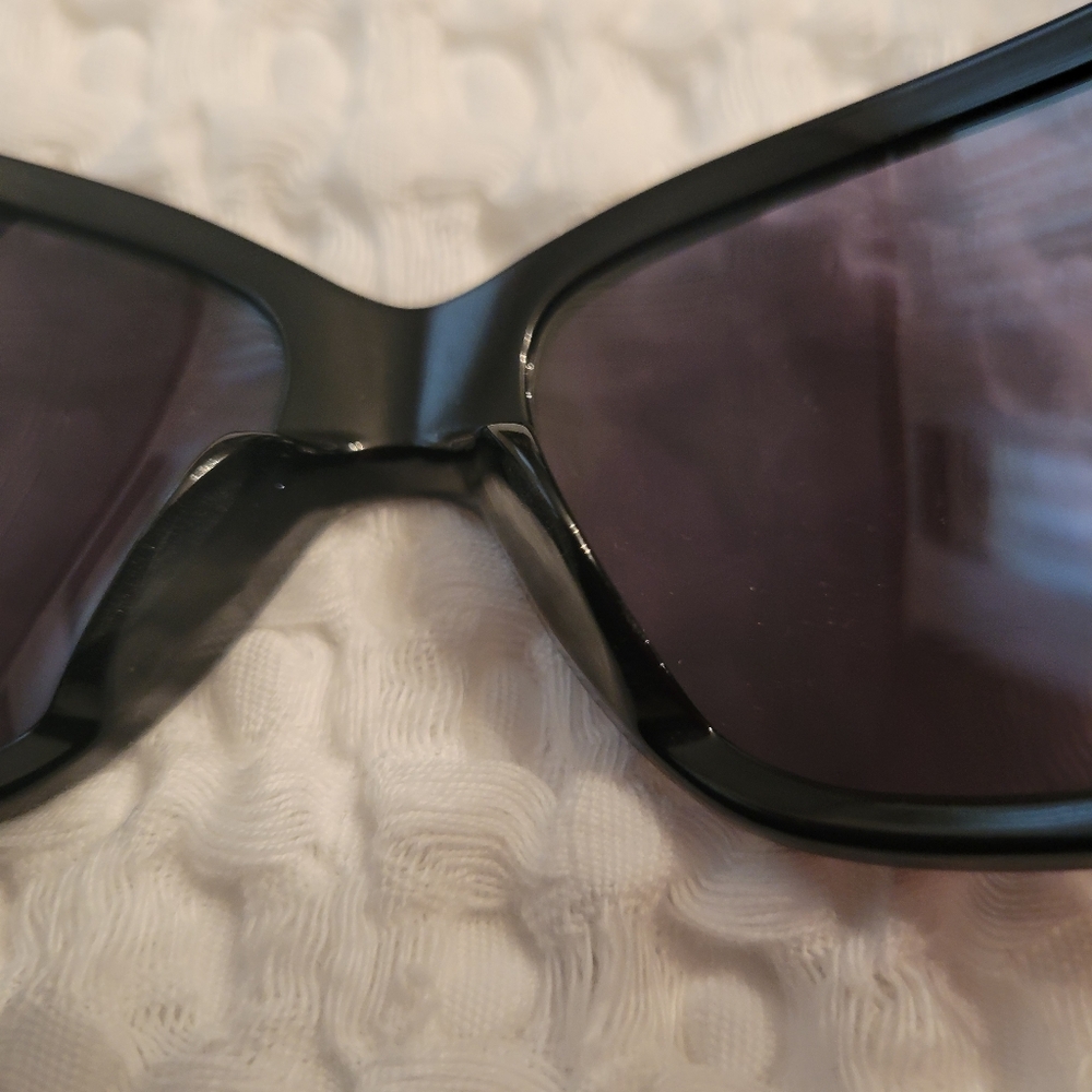 Bvlgari Black Sunglasses with Case - Picture 10 of 11